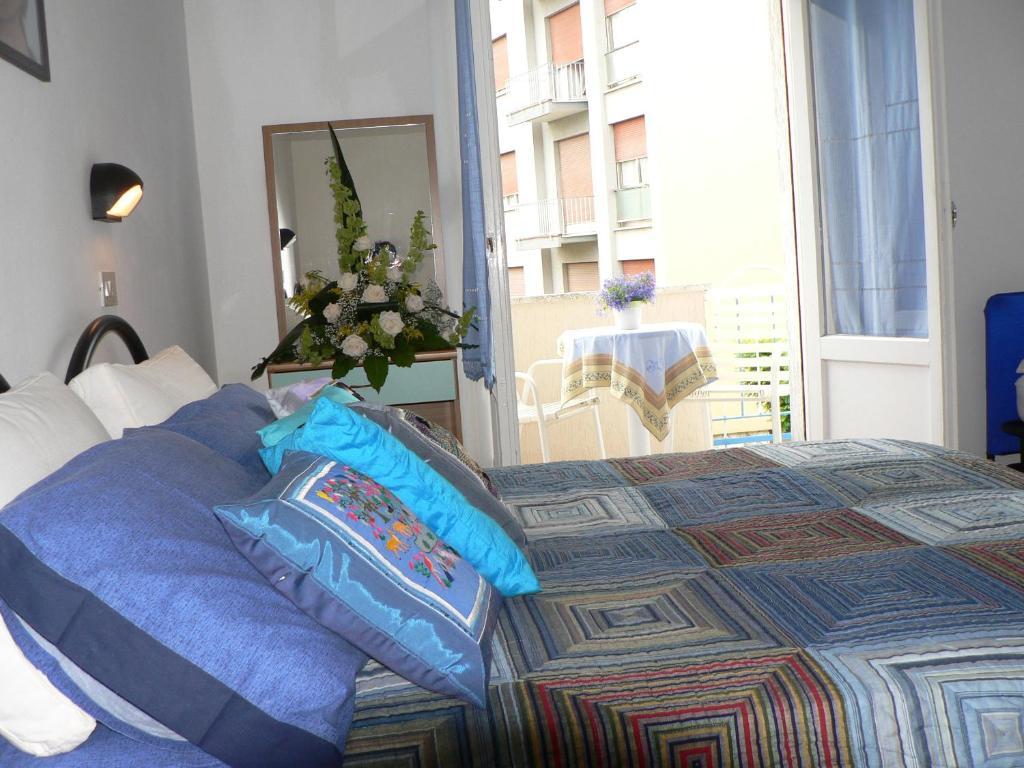 Hotel Arlesiana Rimini Bagian luar foto