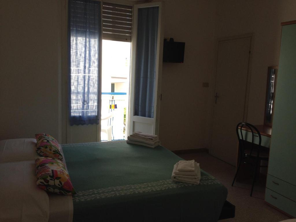 Hotel Arlesiana Rimini Bagian luar foto